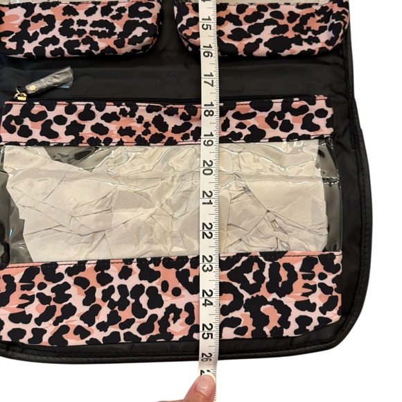 Neiman Marcus Hanging Valet Travel Toiletry Cosmetic Bag Pink Cheetah Print - Picture 6 of 8